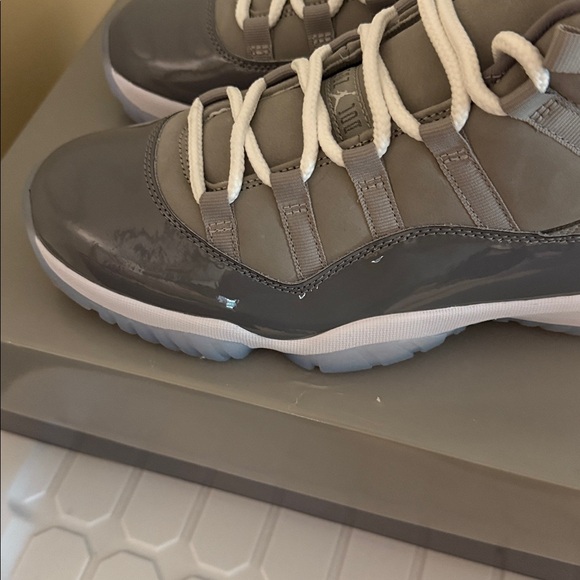 Jordan 11 Retro Grey - Picture 13 of 15